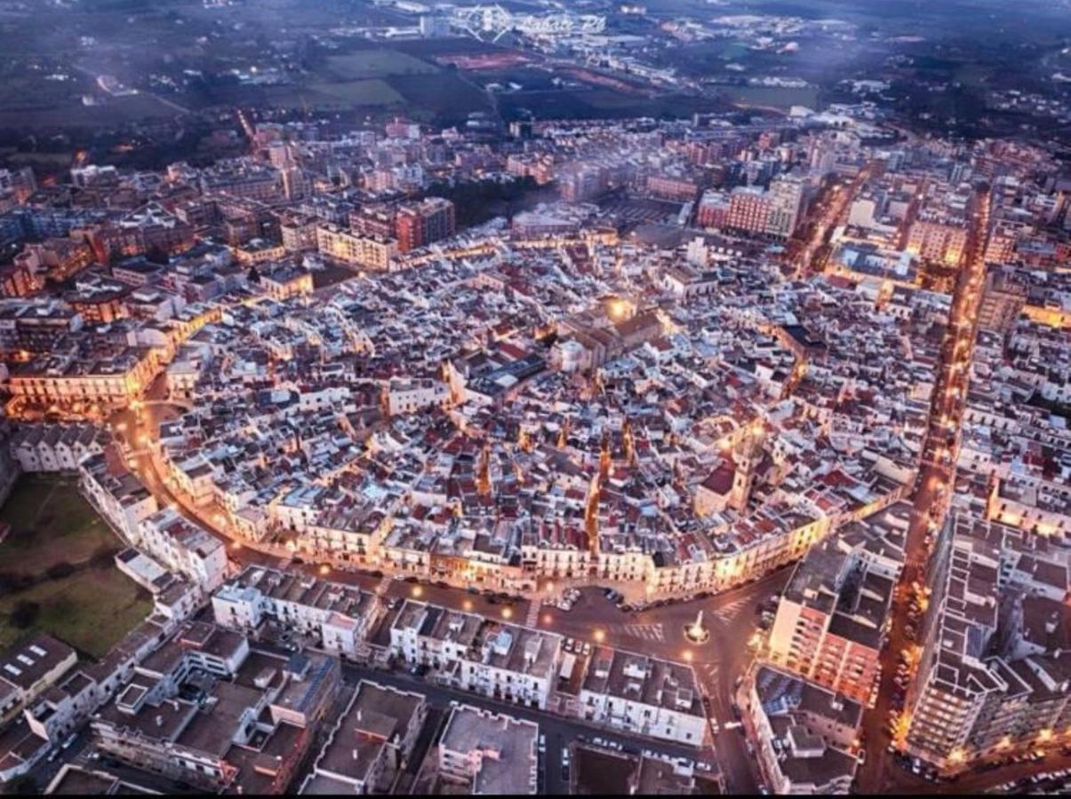 L'Angolo Di Gaudi, Alcoba Blanca ปูติญญาโน ภายนอก รูปภาพ